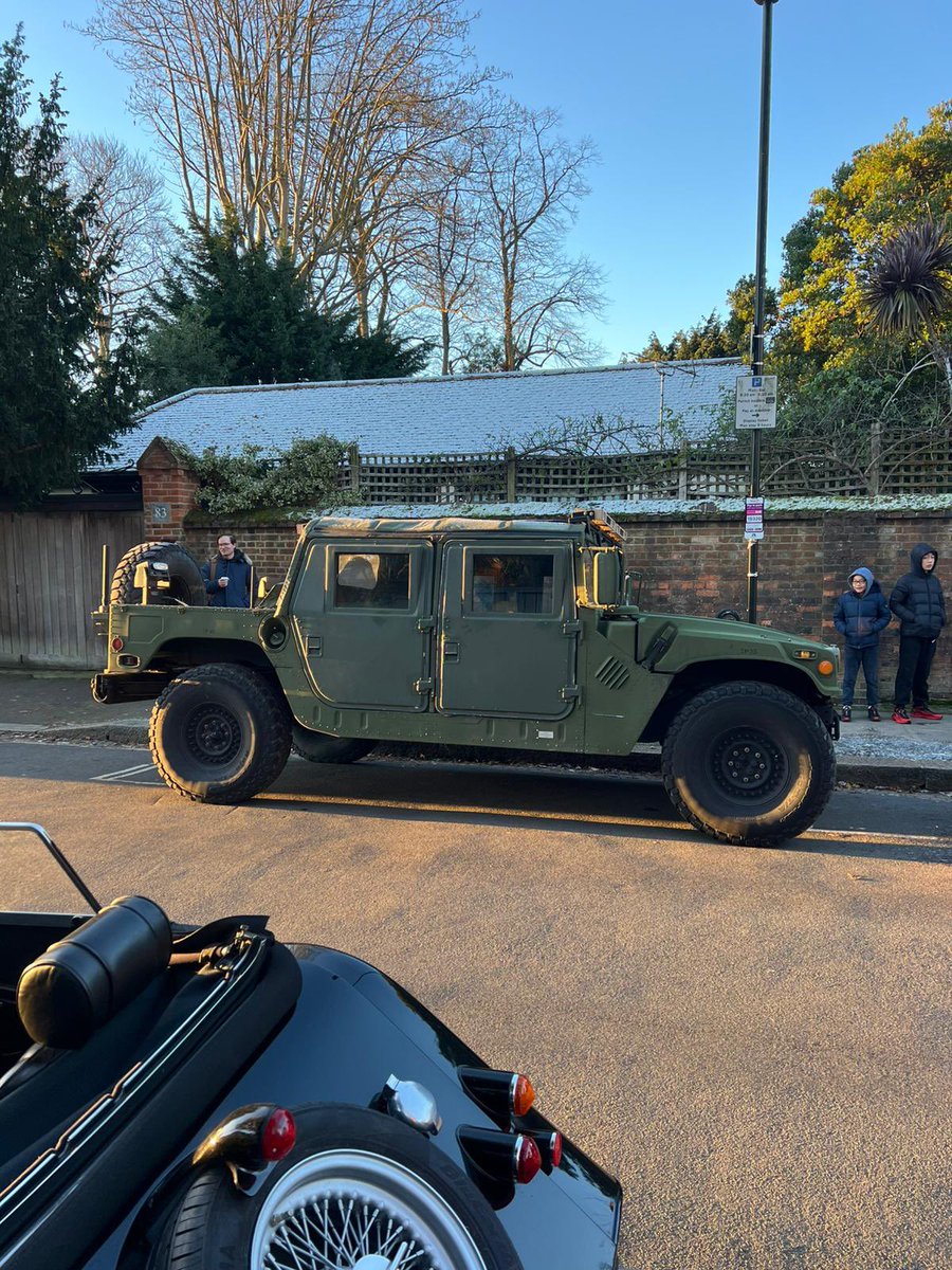 CarBubbleUK's tweet photo. Southside Hustle - -3… it’s cold but worth it. Wimbledon car meet on a Sunday morning is a good start to the day. https://t.co/TNzbtp4Xcw