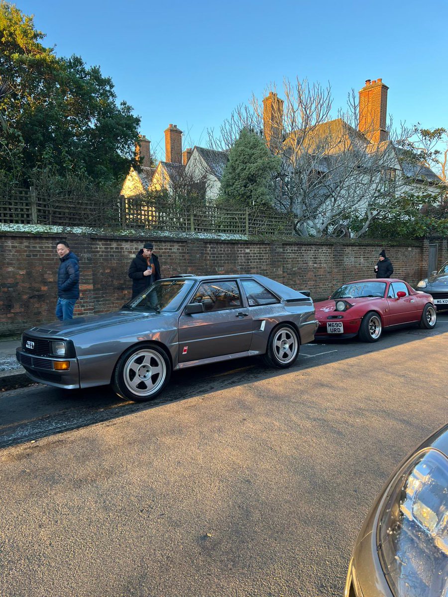 CarBubbleUK's tweet photo. Southside Hustle - -3… it’s cold but worth it. Wimbledon car meet on a Sunday morning is a good start to the day. https://t.co/TNzbtp4Xcw