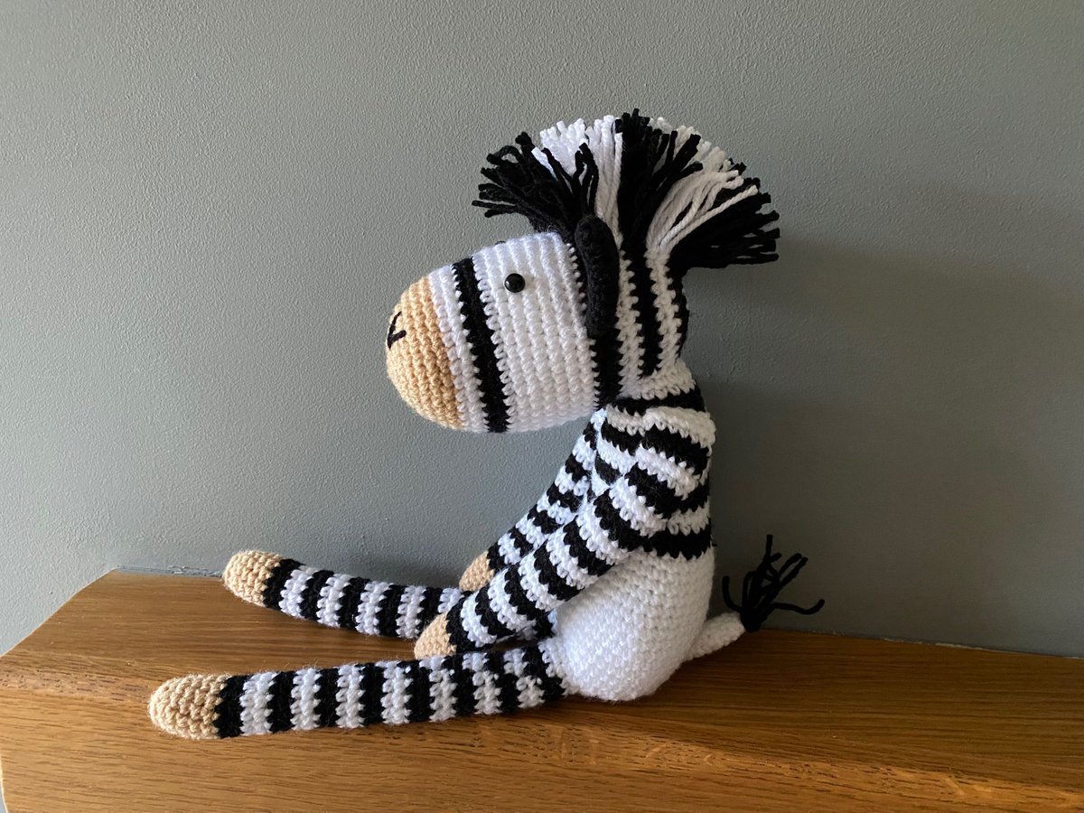 Tanyawarren's tweet image. There is a huge variety of animals available at Bitzas including this chap.  This zany zebra is ready for cuddles and would make a fun gift 😊

bitzas.etsy.com/listing/141806…

 #FirstTMaster #MHHSBD #CraftBizParty #shopindie