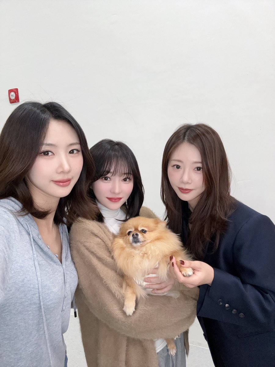 hf_dreamcatcher's tweet image. [✏] 26.01.04 사운드웨이브 팬사인회❣

썸냐 덕분에 오늘도 에너지 충전 완료🔋
오늘도 함께해 줘서 고마워요🥰

#유아유 #UAU
#Dreamcatcher_UAU