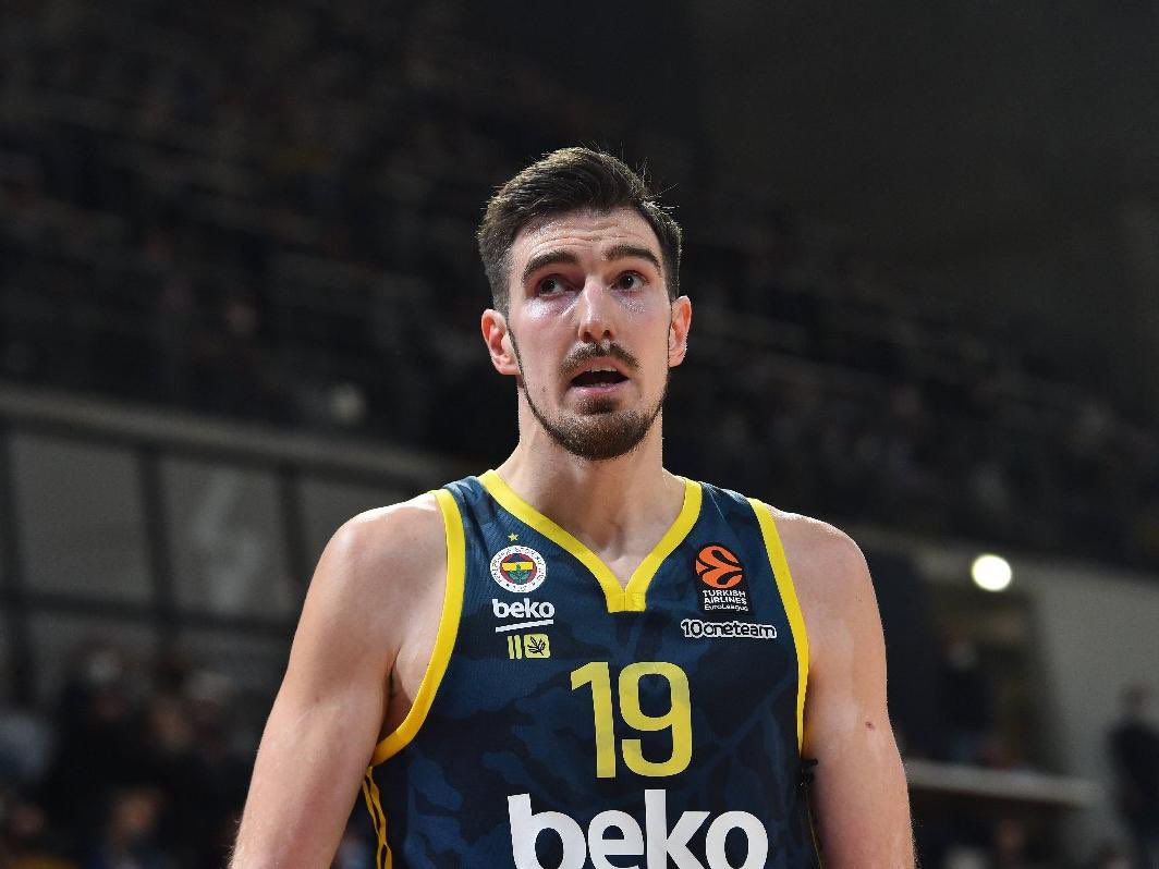 Aradan geçen yıllara sor, iki aşık aşkı unutur mu?