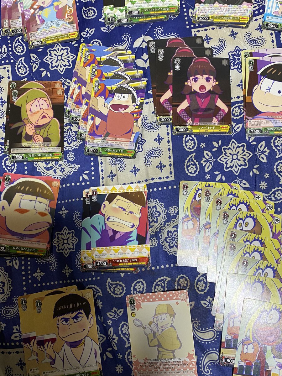 中古ショップでおそ松さんのヴァイスシュヴァルツのストレージがあっ