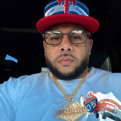 NorthSideTommy's tweet photo. #NewProfilePic https://t.co/o7y6EF6FQq