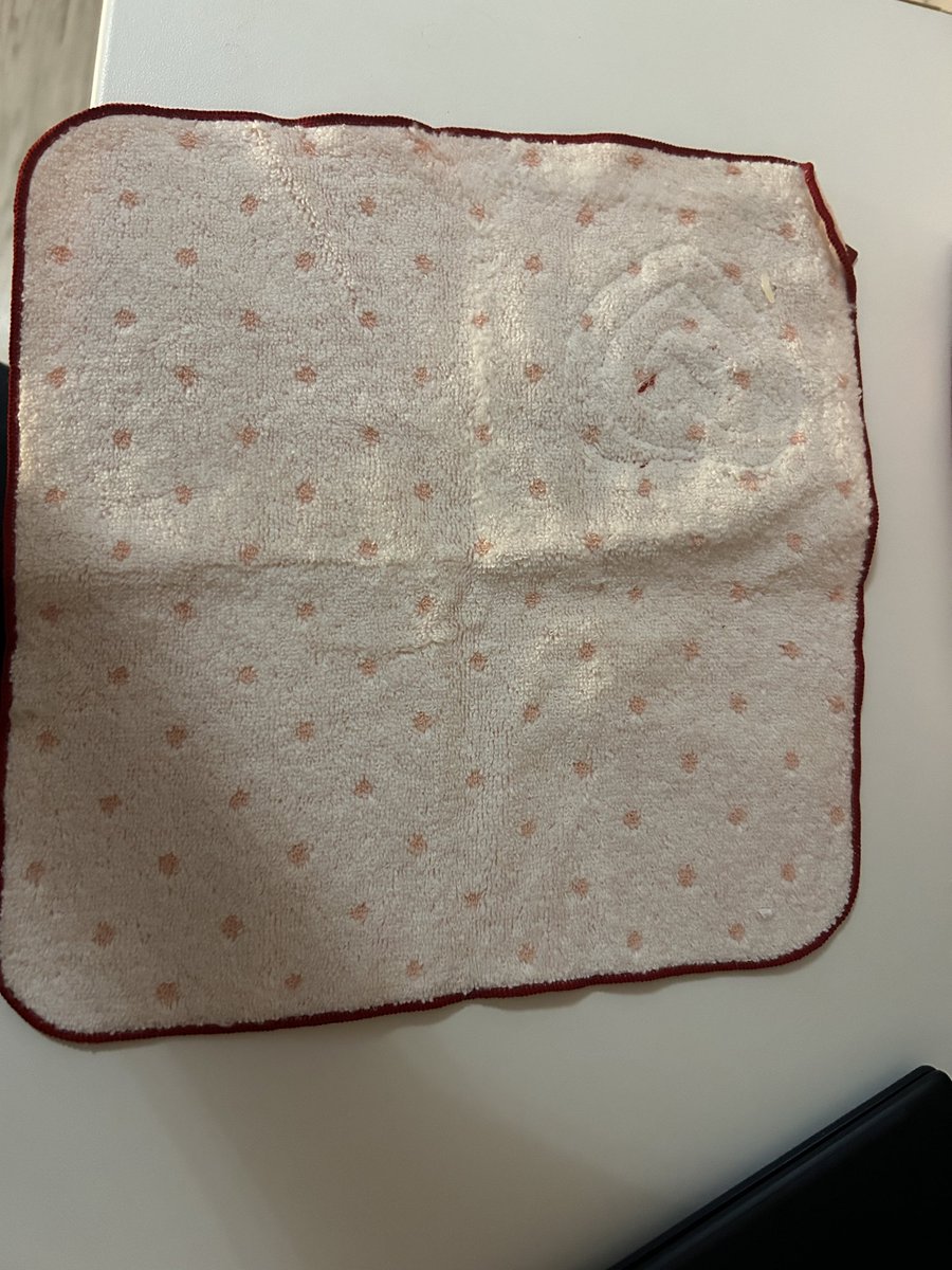 UlmannGeorgette's tweet image. 新年这种礼物，要是我朋友早就拉黑了！不尊重我们的人，通通给我滚蛋！ 鄙视我们 是吧 ～ 家里trousse千千万这个好 ，
我性格好懒得发脾气而已！以为我吃素的 ！
#法国 #巴黎 #中国人
好自为之！正常人谁会送这种