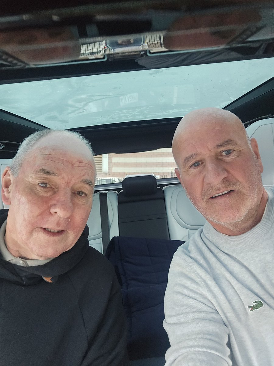 Burnage red and Stockport Les on the way to Leeds UTFR 🇾🇪🇾🇪