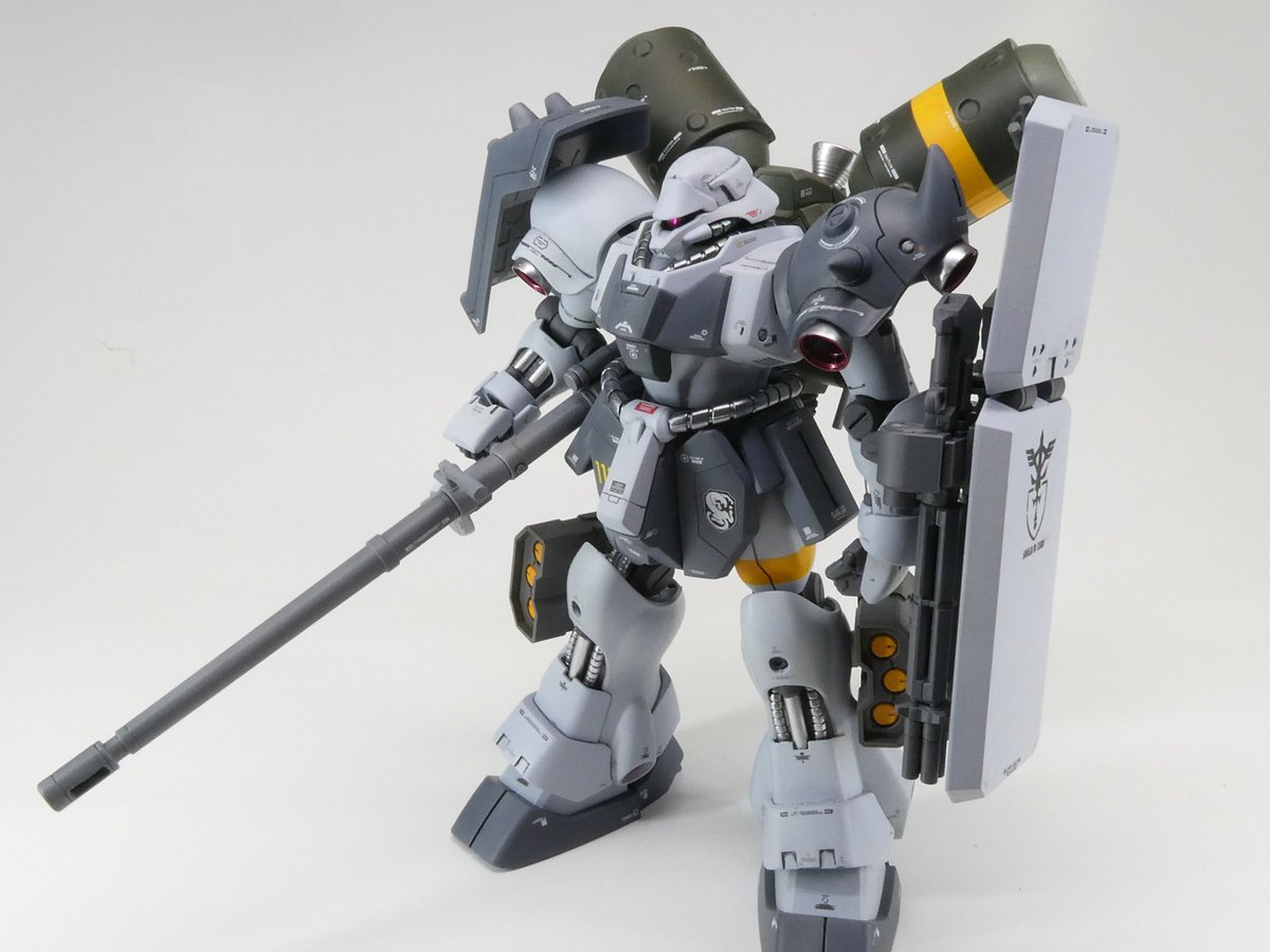 #はじめましてこちら代表作になります

ギラ・ドーガ重装型。
オリジナル要素満載で作りました。
普通の重装型とも並べたいなー。