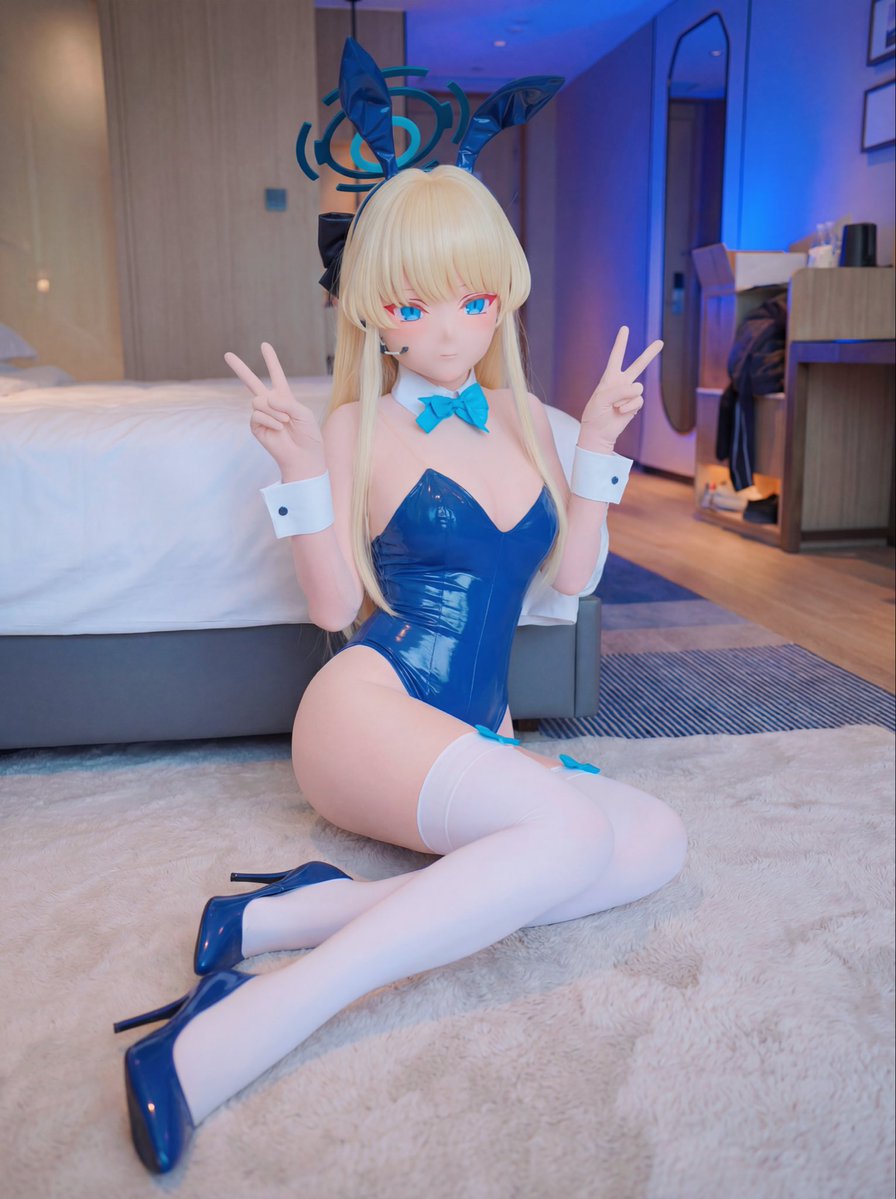 【🐰💙】
toki
“Peace～peace～✌️”
🎭：<a href="/BHYrenxing/">Kigurumi不还原人形</a> 
#ブルアカ
 #BlueArchive
 #飛鳥馬トキ