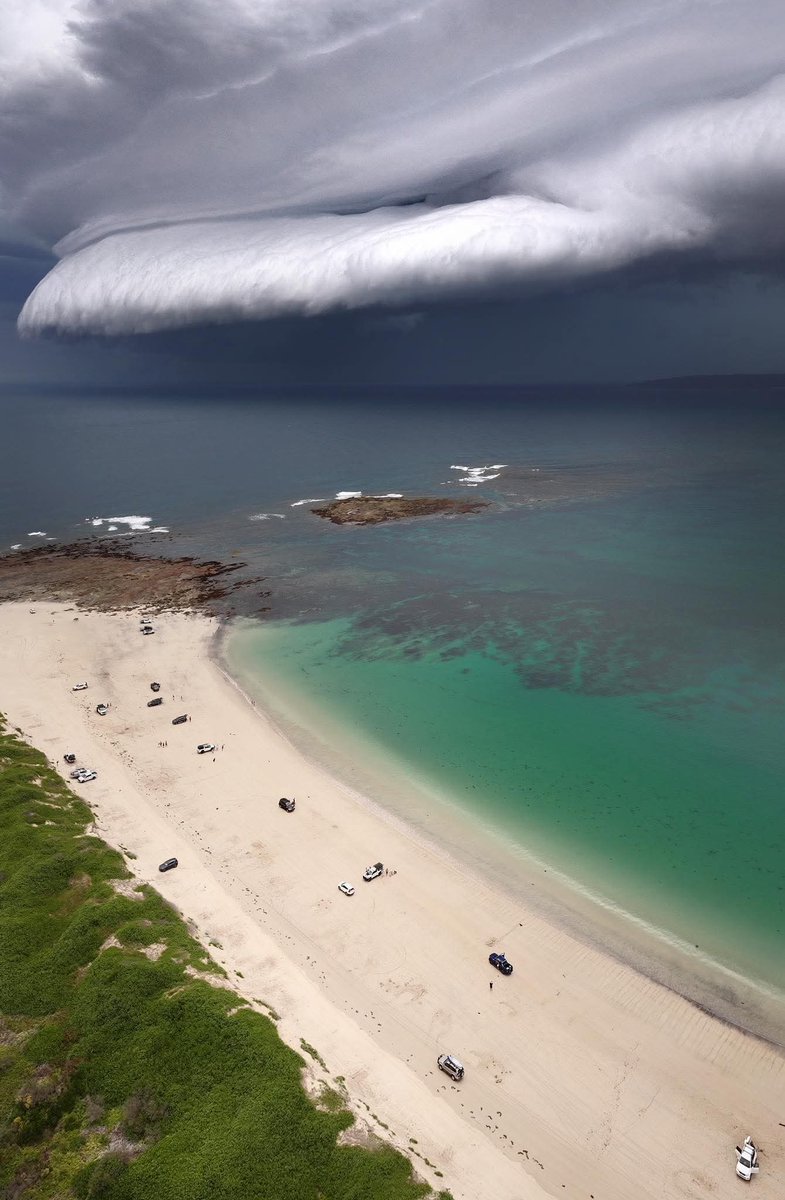 Amazing "Shelf Cloud Formation" over Boat Harbour ( Sydney- Australia)
#clouds #Traveler #LuxuryLifestyle #LuxuryTravel