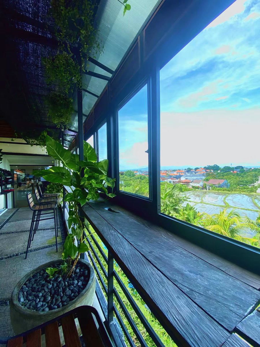 betbies's tweet image. Nyom nyommm