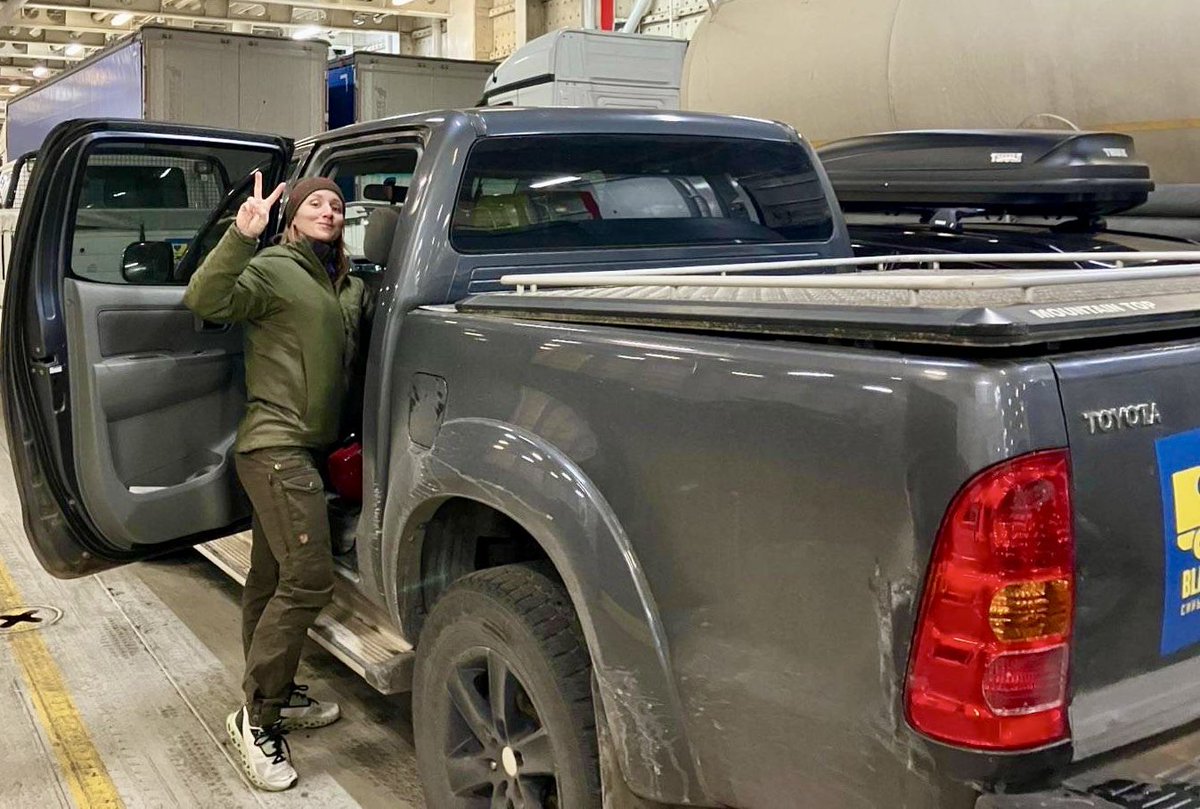 Vi avslutade året genom att leverera tio fordon i mellandagarna. Totalt 1279 fordon sedan start. 

Må 2026 bli året då Ukraina blir fritt så vi kan lägga ner verksamheten! 

Om inte, så rullar vi på!
👊🏻🇺🇦

Swish: 1236076665
paypal.me/blagulabilen
Bg: 5899-3932