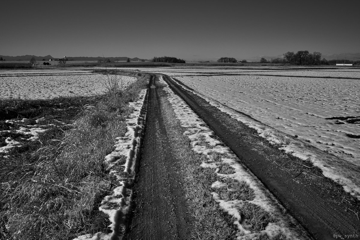 pw_synth's tweet image. 荒川　グラベル 
#streetphotography #street #snap 
#SILKYPIX #gravel #monochrome 
#RICOHGR #GR #GRIII #GR3