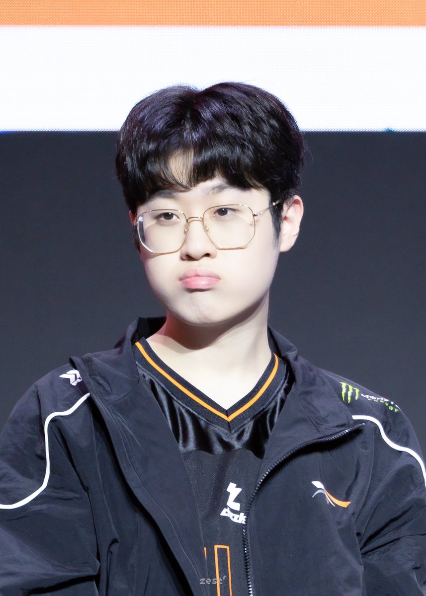 zest___z's tweet image. 260103 / ZEUS_02

#ZEUS #최우제 #제우스 #HLE