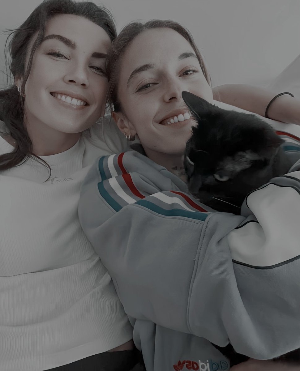 ㅤ

       ㅤ♡⃞⏜  𝐈𝐍𝐒𝐓𝐀𝐆𝐑𝐀𝐌 𝐏𝐎𝐒𝐓.
                  
                           ›  @𝘦𝘥𝘥𝘢𝘪𝘯𝘨𝘴𝘯 
                       ( 10.12.23 / 12:42 )

      verla sonreír así, me da la vida. 
      <a href="/QUEMAELPITI/">𝐒𝐀𝐍𝐃𝐑𝐀.</a>