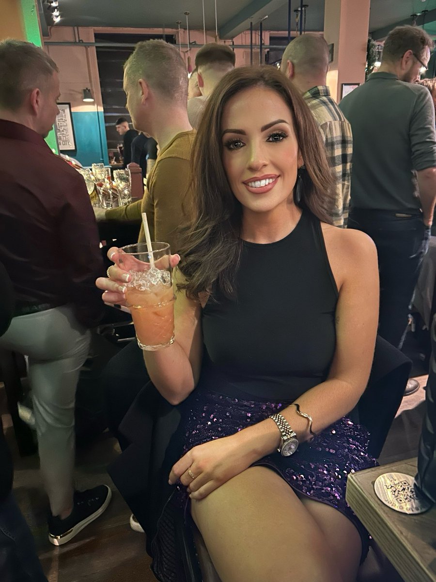 LynneHeff's tweet photo. One Christmas night out is enough thanks 🎄🪩 .. see you next year https://t.co/NomOmehxoI