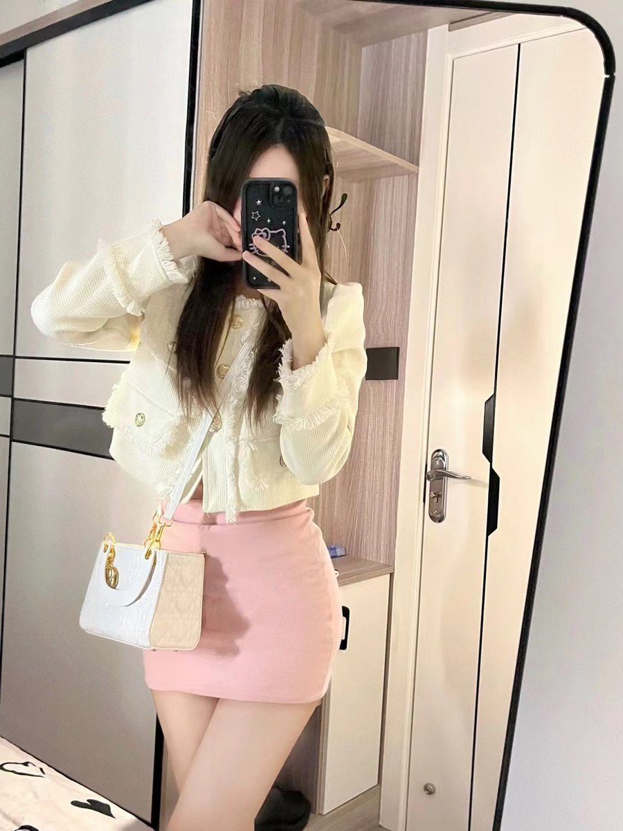 important009's tweet image. 原来22年才是颜值巅峰😭😭😭#反差少女  #郑州