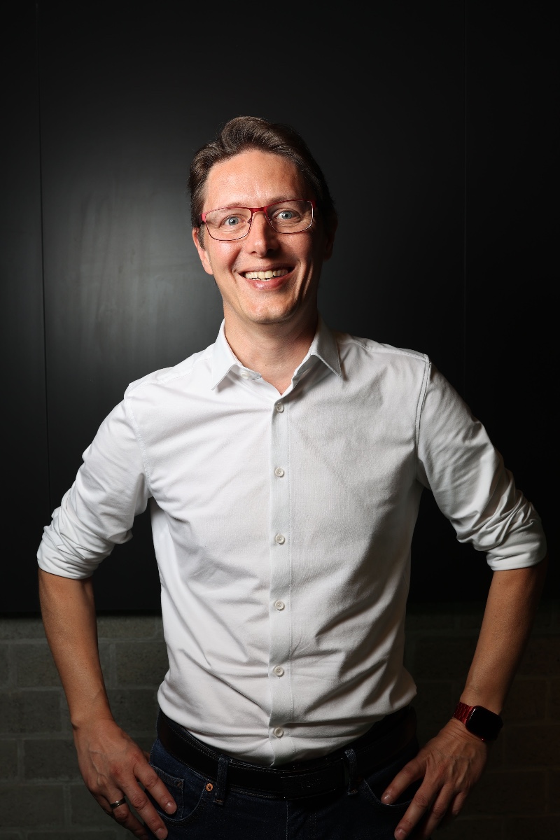 𝐃𝐮 𝐛𝐢𝐬𝐭 𝐝𝐞𝐫 𝐇𝐚𝐦𝐦𝐞𝐫! 👍

So viele Glückwünsche. DANKE
Weißt du, was seit meiner Geburt alles passiert ist? Schau mal bei LinkedIn vorbei - dort siehst du die vollständige Liste. linktr.ee/martin.feilke