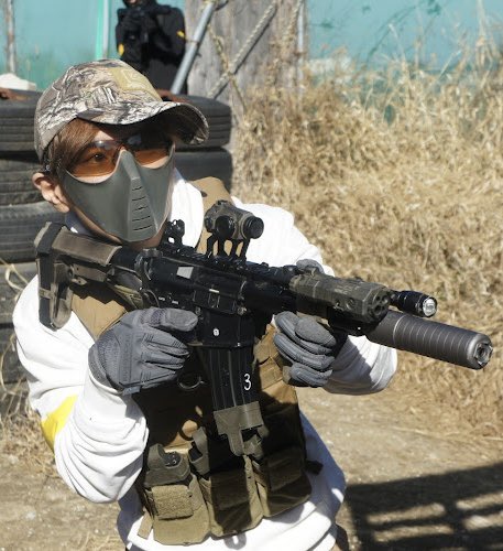 KSW_airsoft0093's tweet photo. 久しぶりに　@fategrove さんへ行ってきました。
前回行った時とレイアウトが変わっておりとても新鮮！
2回フラッグゲットし、大満足で1日楽しかったです。
無線で「黄色フラッグダウン✖️3」って言うの面白いですね😆

#fategrove 
#サバゲー　
#サバイバルゲーム
#次世代電動ガン
#東京マルイ https://t.co/g91zATQzwN