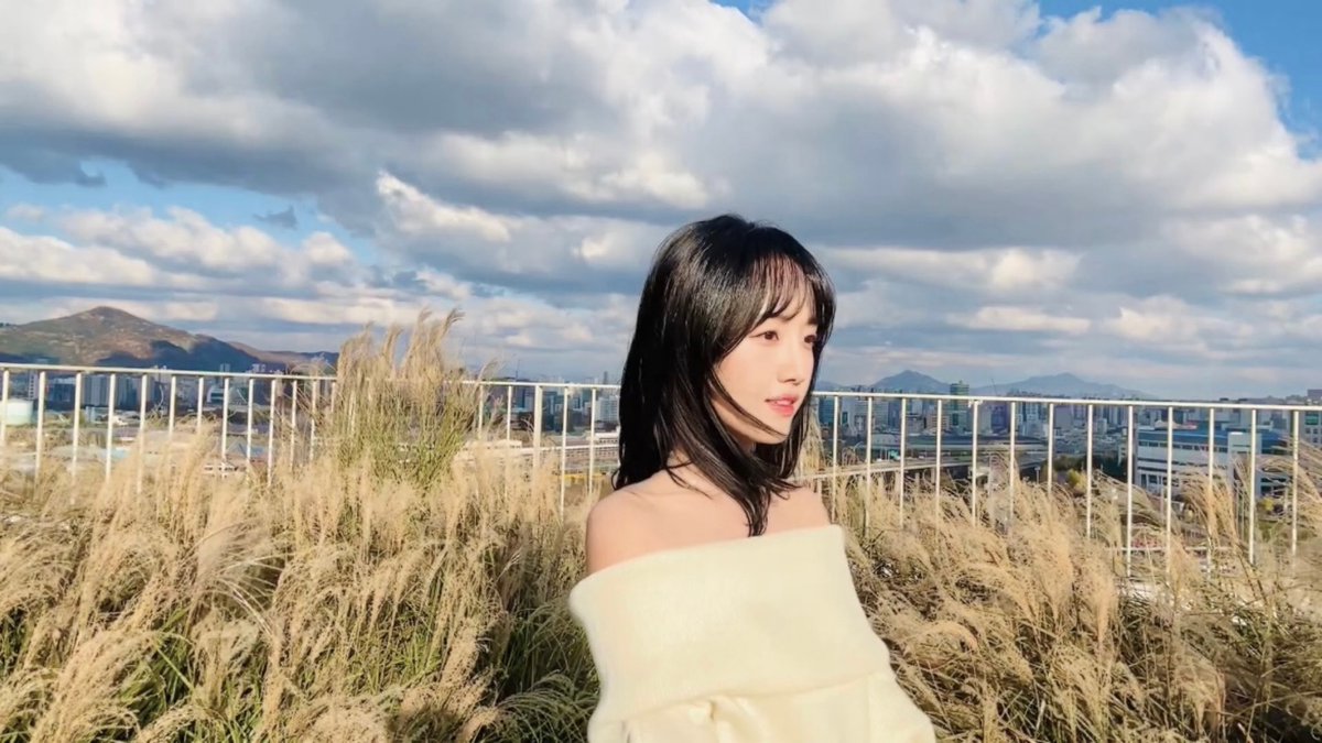 cherrybullet's tweet photo. [🎥] 겨울에 듣는 Square cover

🍒 https://t.co/HPWOm4eNWh

#CherryBullet #체리블렛 #해윤 #HAEYOON #백예린 #YerinBaek #Square https://t.co/HZoTfRasBC