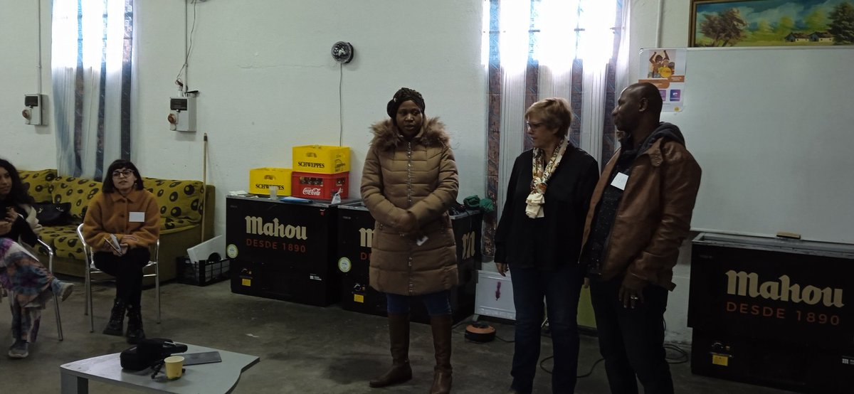 lemafriq's tweet photo. El presidente de @lemafriq visita hoy Recas (Toledo) para apoyar a las mujeres y hombres migrantes jóvenes malienses.
Foro de diálogo intercultural promovido por #simetrias, #karibuAsoc, #lemafriq, Asociación Benkadi https://t.co/CggeUrMH2O