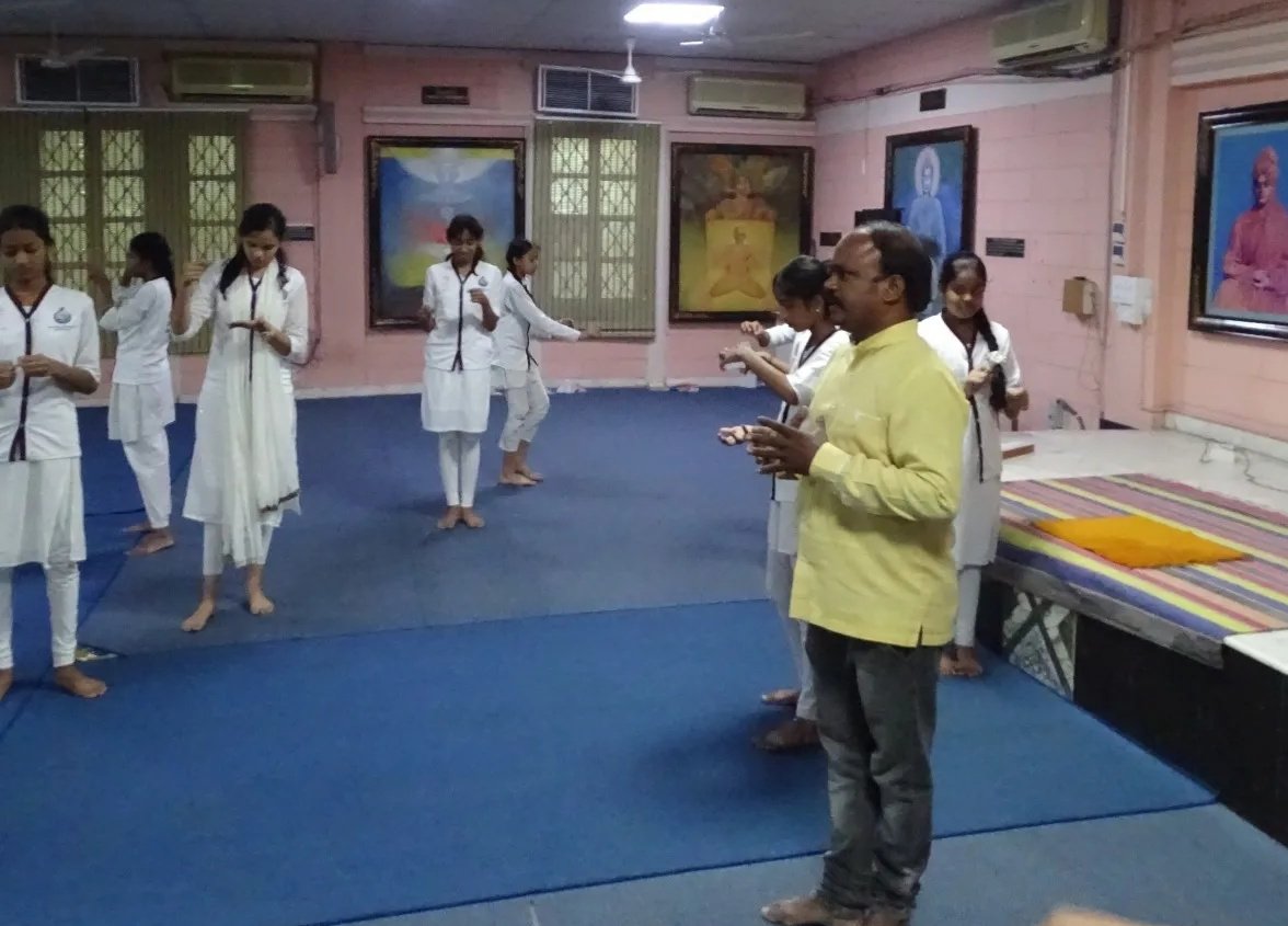 deena75574's tweet photo. Today's children's theatre session @ Ramakrishna math
Thanks to Bhodamayananda swamiji. https://t.co/BMB8yWZOwm