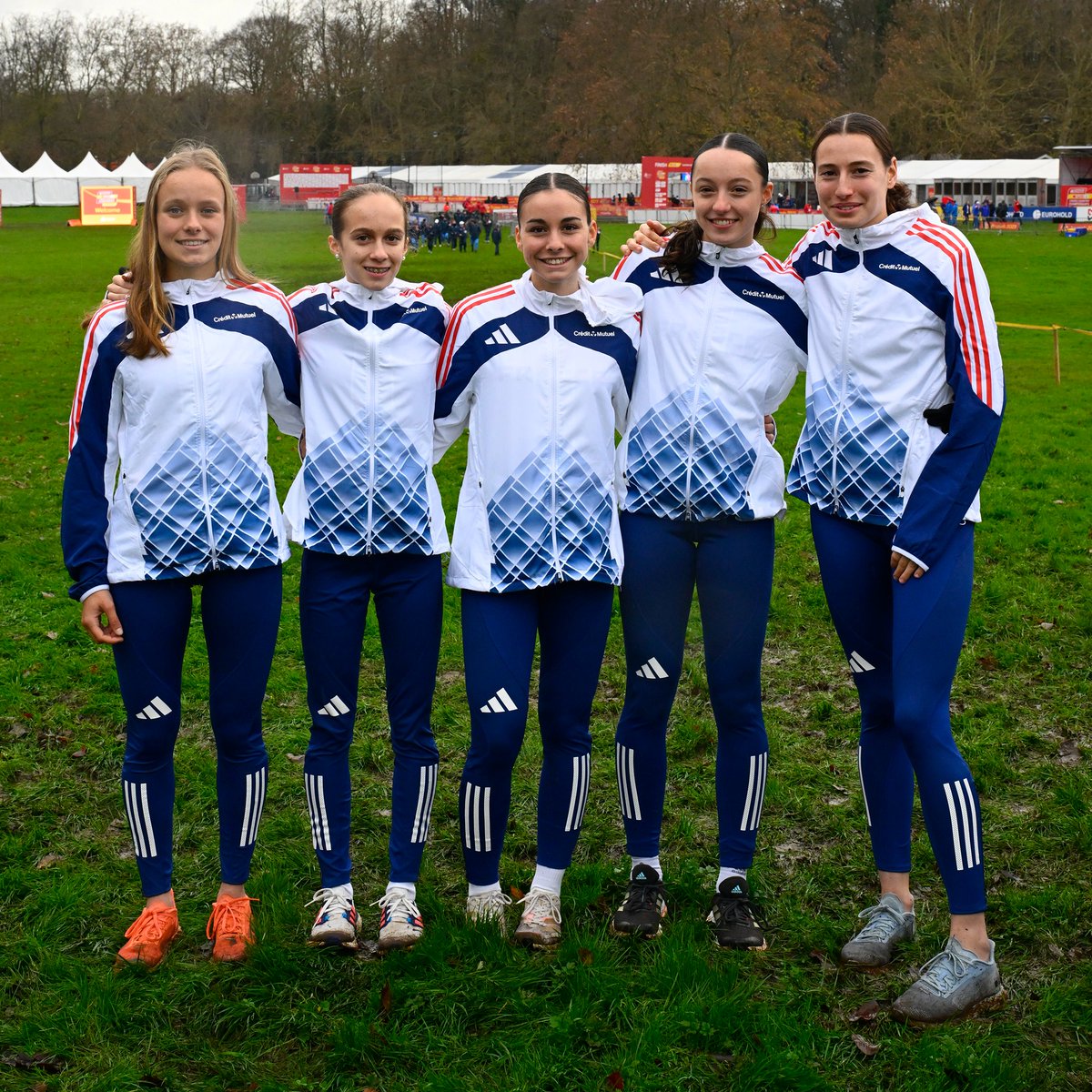 🇫🇷 Les juniors femmes vont ouvrir le bal dans quelques minutes aux Championnats d'Europe de Cross-country à #Brussels2023, avec pour objectif le podium par équipes !

💻 La compétition est à suivre en DIRECT sur allathletics.tv.