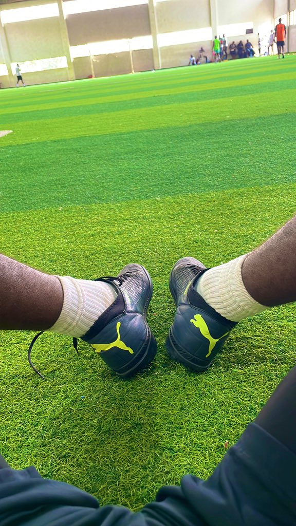emmanuelbigjo's tweet photo. Comme les teams Twitter 237 ne veulent pas les vieux dans les clashs Dla vs Yde, le 2-0 va toujours nous recevoir. 😌😎⚽️
#jojocenter
#Makepe https://t.co/eZSw1o8k0S
