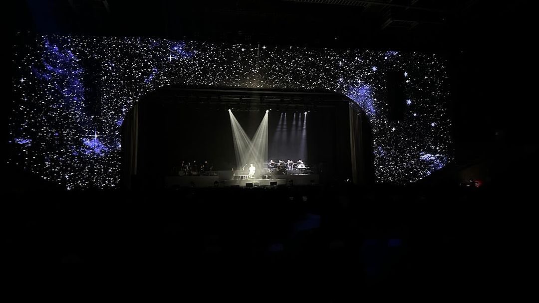 mwah_rainbow's tweet photo. 2023 로이킴 콘서트 #Roy_note 무대 사진 https://t.co/8pMihFMHh4