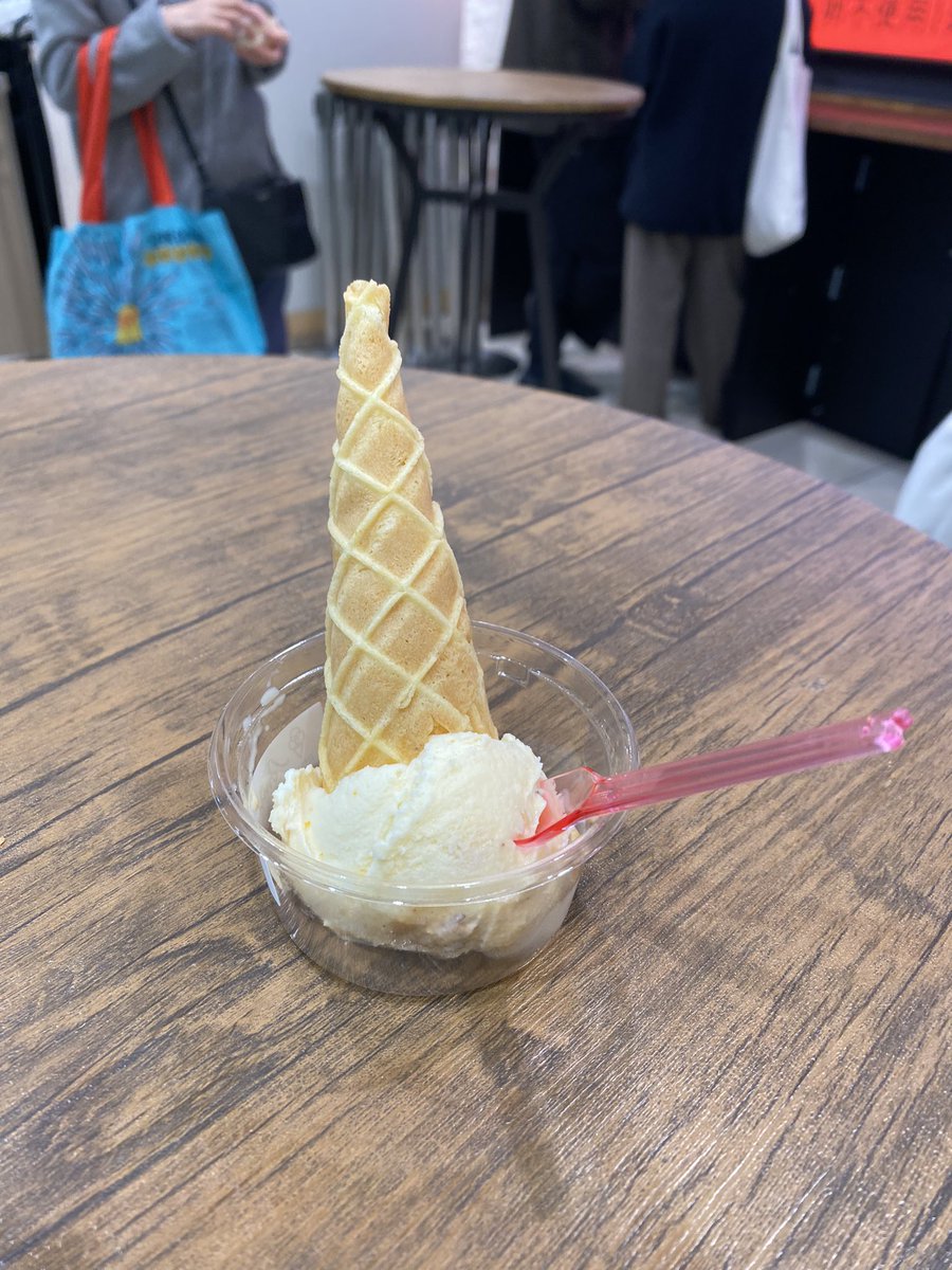 bbcmycroftlove's tweet photo. ヨーコさん激推しのMASAKADOはすごく美味しかった〜。焼きたてのコーンもすごく好きなやつだったよ💕
#ICECREAMCHRISTMAS https://t.co/ZshtFwfTDr