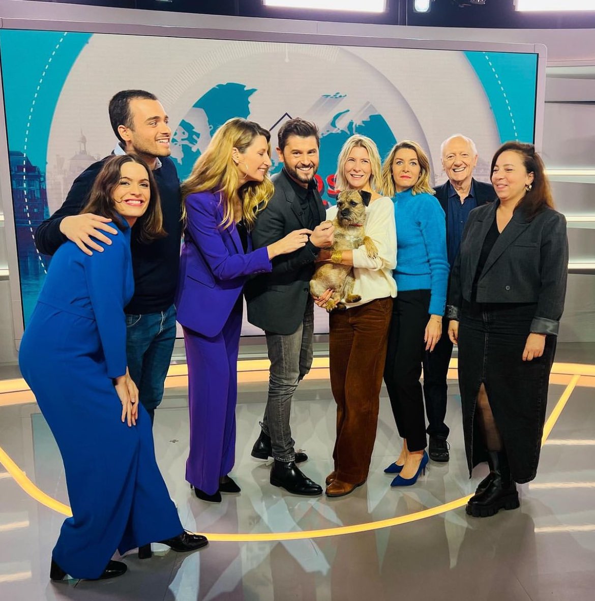 Hélène Gateau et son chien Colonel étaient les invités des #MatinsLCI pour évoquer le livre « Pourquoi j’ai choisi d’avoir un chien (et pas un enfant) ». 🐶