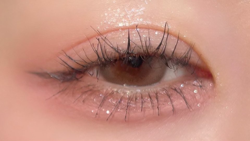 aibymakeupppp's tweet photo. 今日もWAKEMAKEのラベンダーブラーリングでメイク🪿右から二番目の縦のレーンをメインに使って下まぶたにピンクをしっかり効かせたメイク！ https://t.co/fRTV86AR7r
