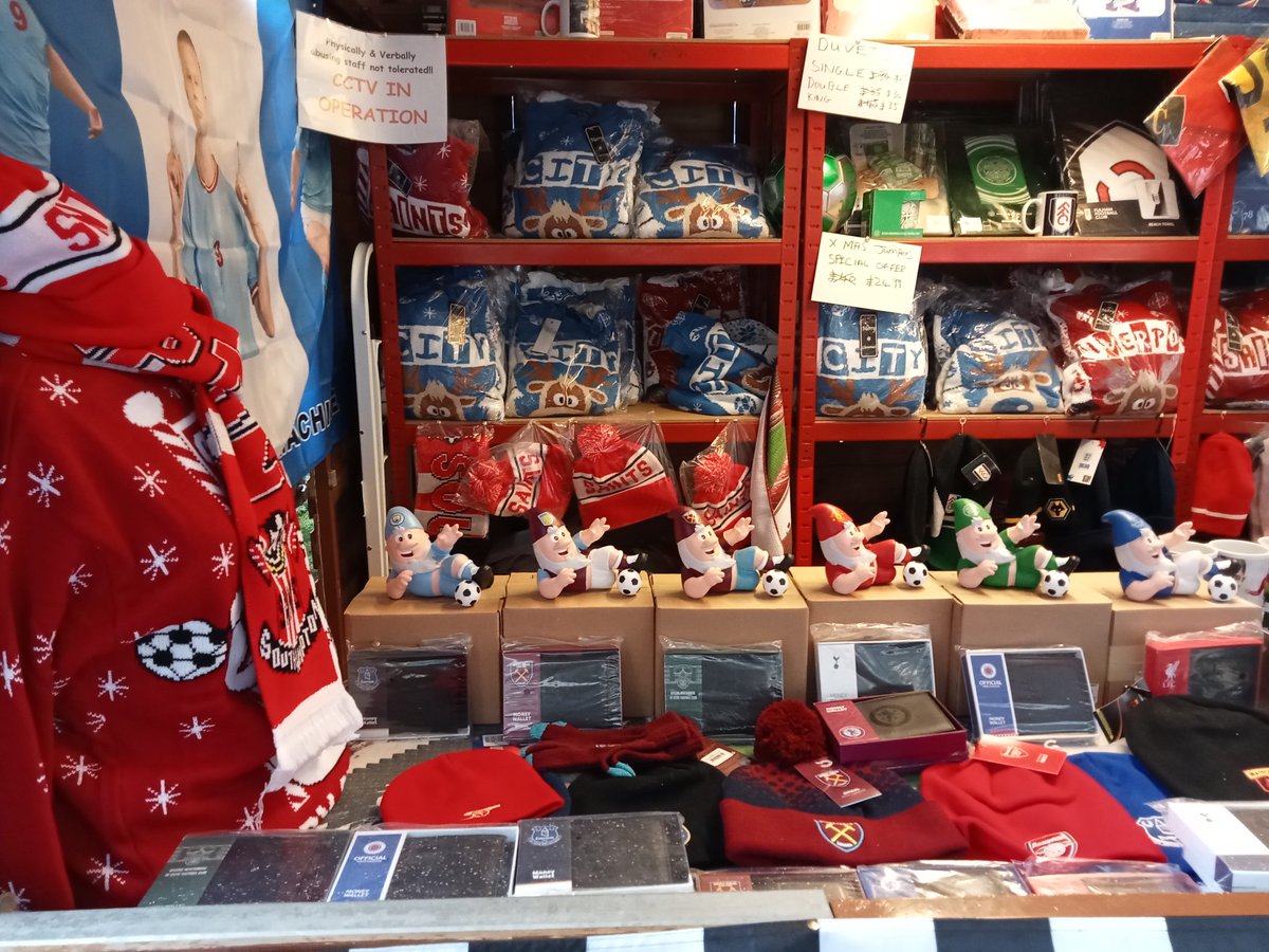 _SAT_with_Nick_'s tweet photo. New football stock outside Primark everyday #saintsfc https://t.co/AyA2casVIT