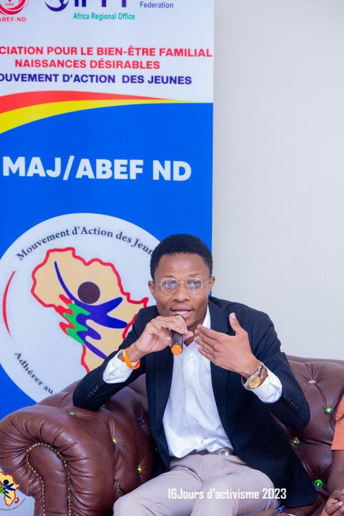 SephoraMeta12's tweet photo. #16joursdactivisme
En se référant au #PM , ratifier et publier dans le journal officiel de la RDC , le Vice President du @Maj_kinshasa1  informe aux étudiants de l’UPN sur l’accès aux soins complet d’avortement sécurisé tels que prescrit dans son article 14 2.c du #PM. 

@IPPFAR https://t.co/6wWVLpSUty