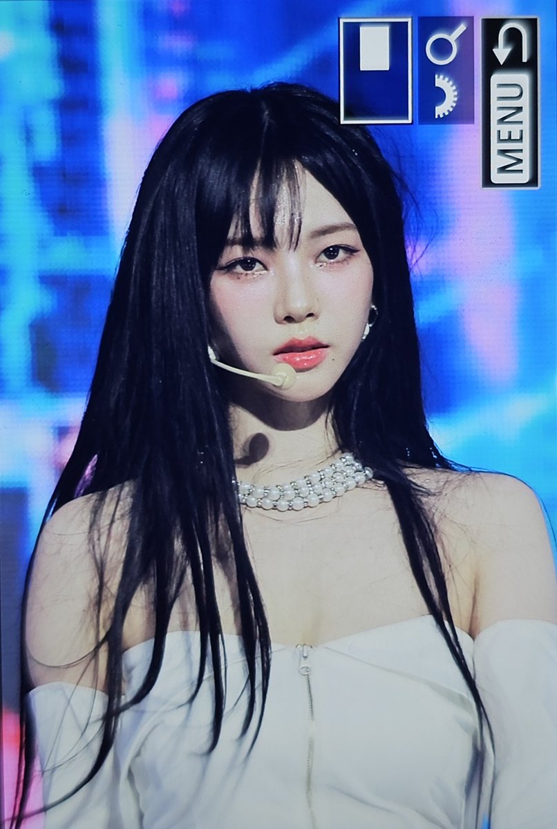 SpringFairy0411's tweet image. 231210
#aespa #에스파 #KARINA #카리나