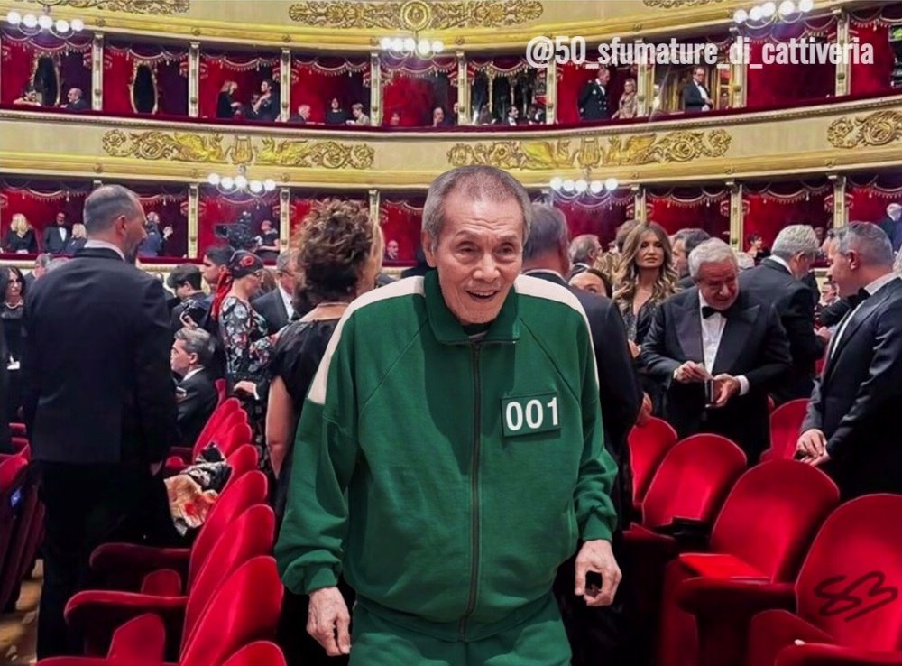 's tweet image. Nella prossima stagione di Squid Game i concorrenti dovranno urlare #VivalItaliaAntifascista alla #PrimadellaScala senza farsi beccare dalla #Digos