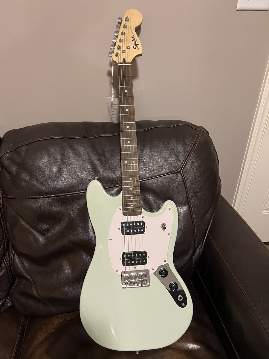 MagikMoony's tweet photo. I got a new baby. Now if you will excuse me I’ll be sitting here reminding myself that I’m not going to be perfect immediately after rocksmith dad made me feel like a moron 🫠 https://t.co/QhFIPZC61w