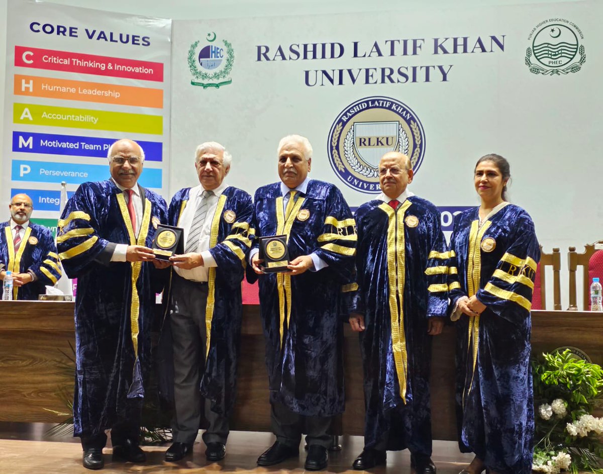 Doubly honoured to share the stage with my brother Dr. Afzal Javed (Former President World Psychiatric Association) at the Rashid Latif Khan Univeristy orientation ceremony. It’s a great institution and rendering invaluable services for higher education. 

#InspiringFutures