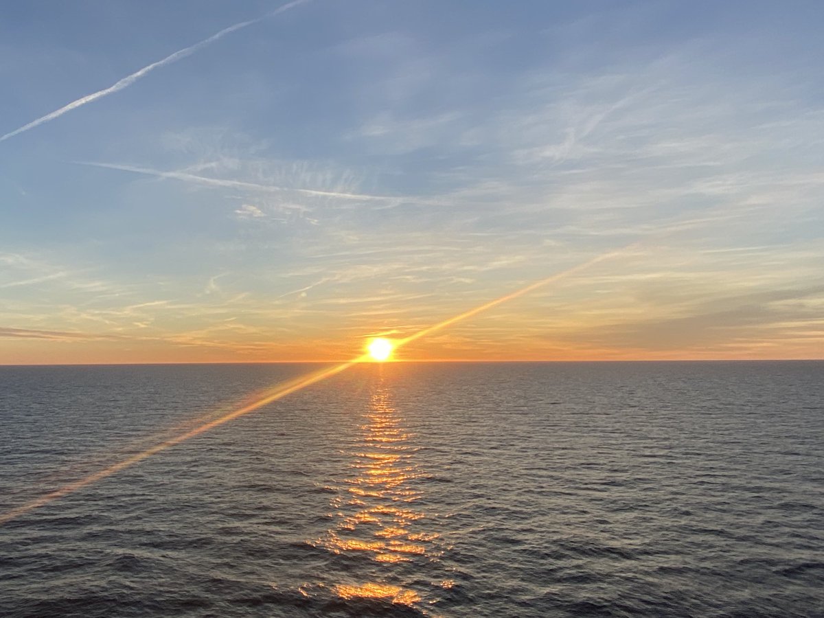 Fastaldo's tweet image. sunrise with the  Balearic Islands in the distance, the joys of life at sea 🇪🇸🚢 💙