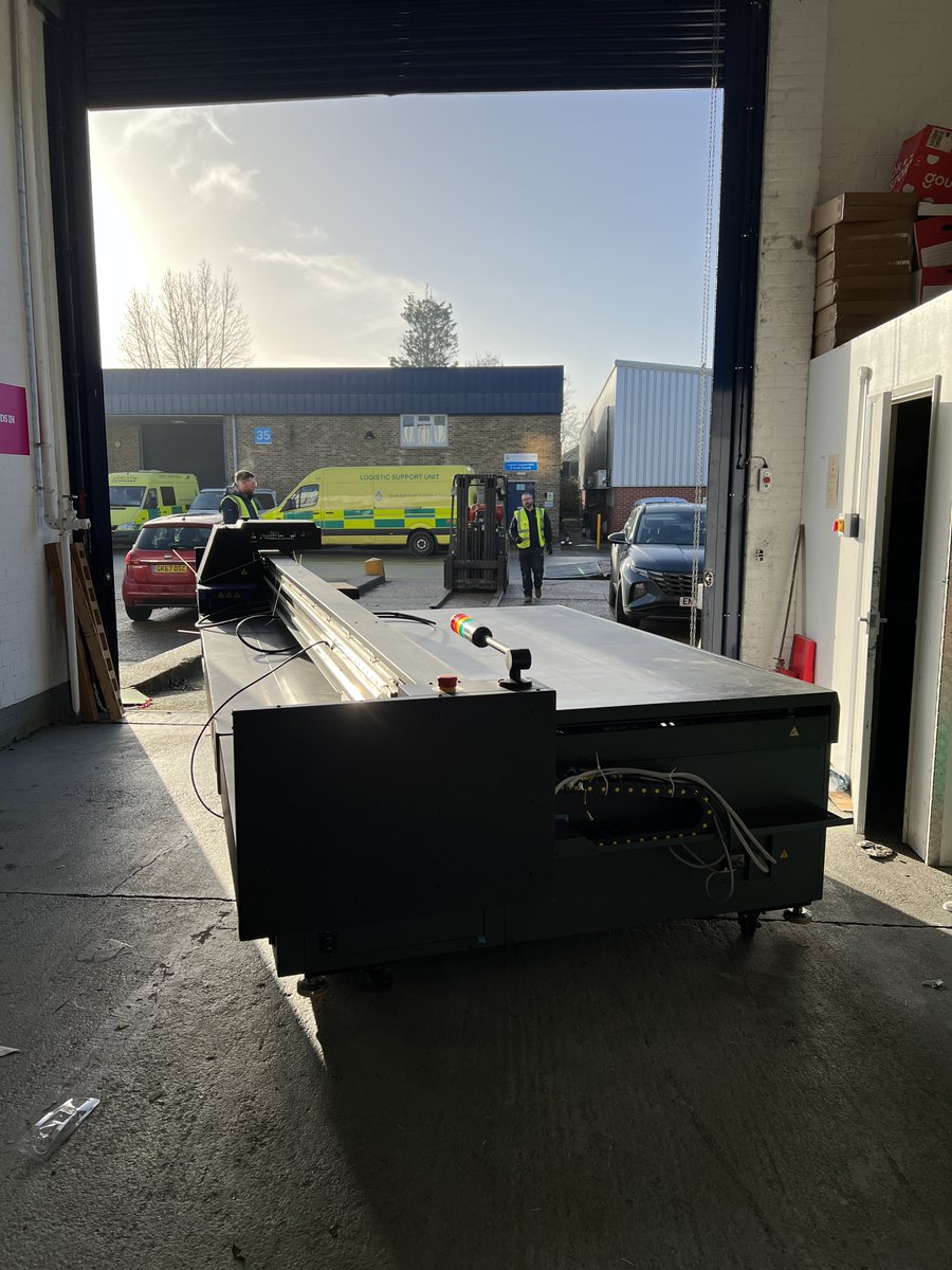 KnockoutPrint's tweet image. Exciting news here at #knockoutsigns. On Friday we took delivery of an Epson Surecolour V7000. This is a flatbed UV printer running a ten-colour ink system inc white and clear. Game-changer! #exhibitiongraphics #foamex #dibond #signage #flatbedprint knockoutsigns.co.uk