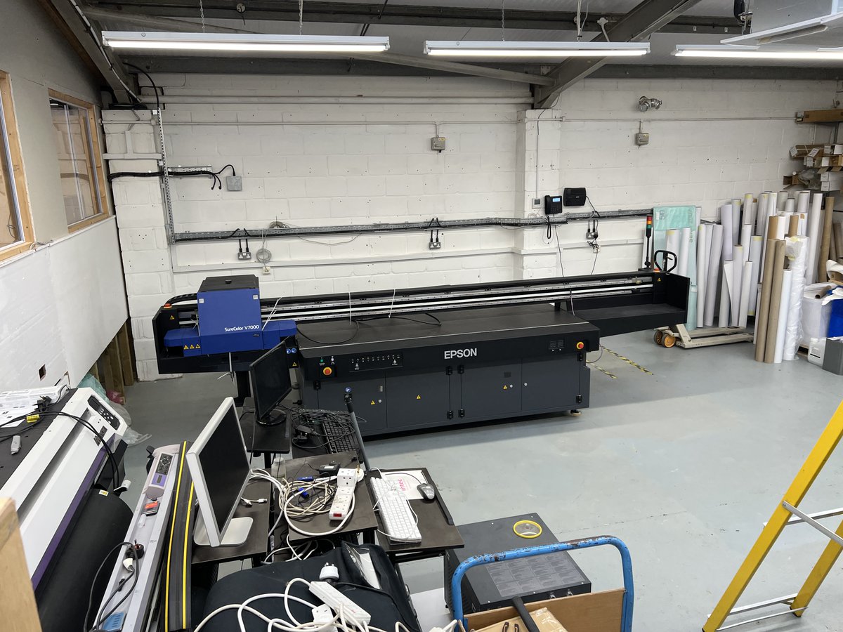 KnockoutPrint's tweet image. Exciting news here at #knockoutsigns. On Friday we took delivery of an Epson Surecolour V7000. This is a flatbed UV printer running a ten-colour ink system inc white and clear. Game-changer! #exhibitiongraphics #foamex #dibond #signage #flatbedprint knockoutsigns.co.uk