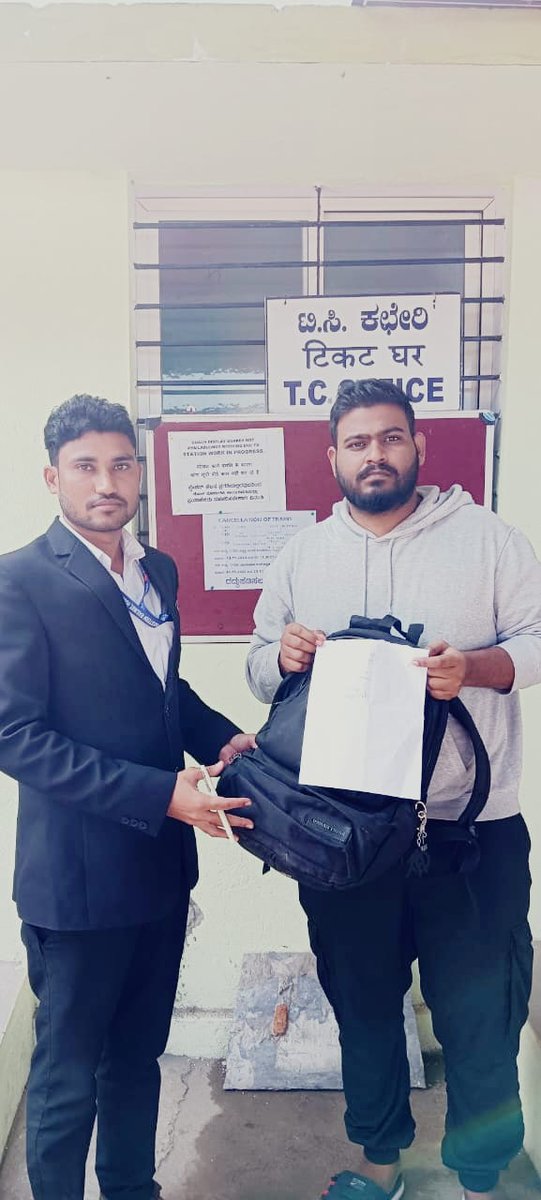 IrtcsoUBL's tweet photo. @drmubl @GMSWR @GSIRTCSO @irtcso @SrDCMUBL A passenger had left over his Laptop in https://t.co/YlPn647AZG.17225 today i.e.,10/12/23.wkng TTE'S Of UBL DEPO of the said train  Mr manohar &amp; Mr yesu Kumar h/o to KBL TC , later it was h/Io to the PSG safely. https://t.co/I0wb88QmFf