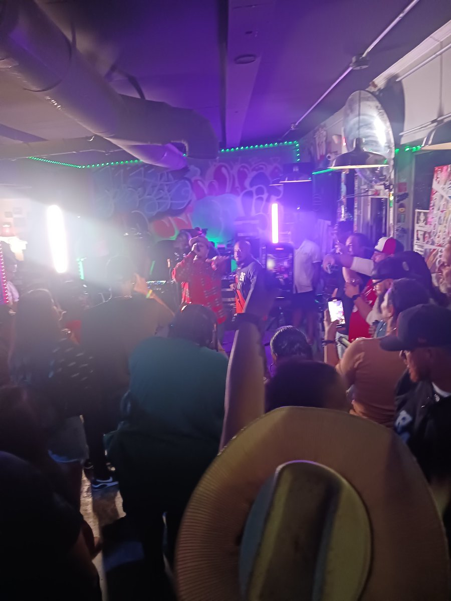 PerricoRey's tweet image. #NotLikeNobody #ArtShyt #WealthyBum #GodsDesign