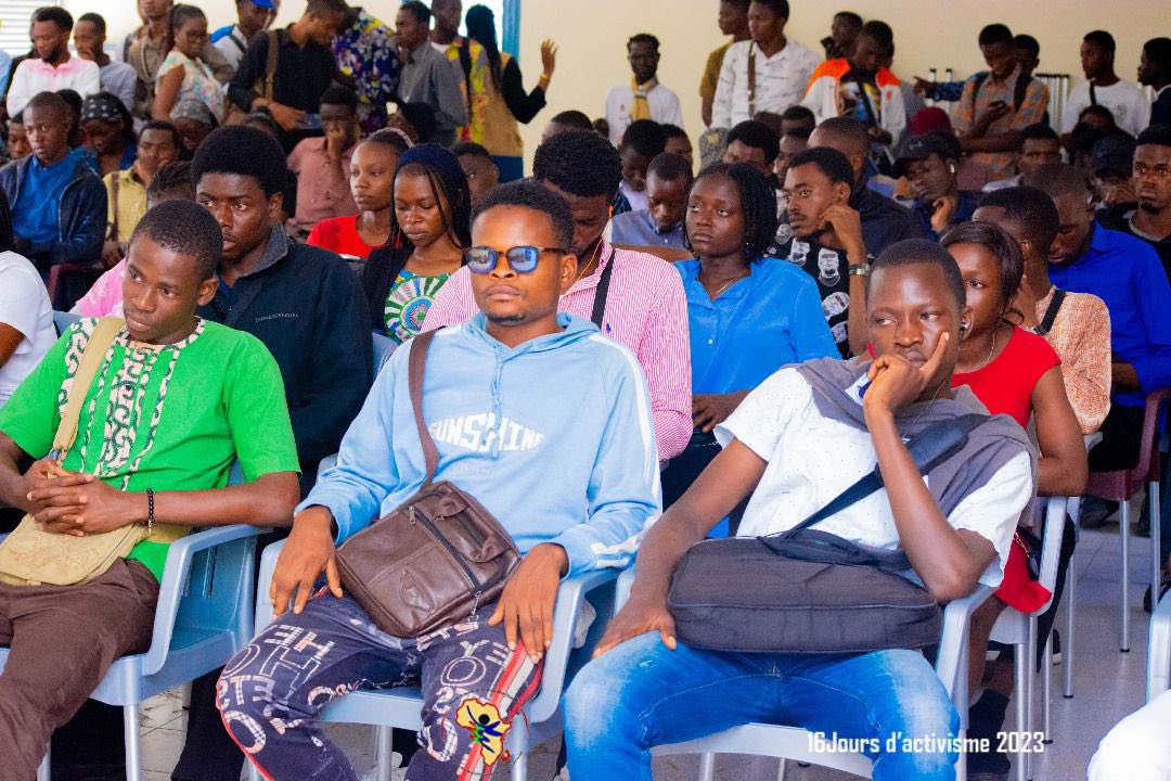 Maj_kinshasa1's tweet photo. #16joursdactivisme
En se référant au #PM , ratifier et publier dans le journal officiel de la RDC , le Vice President du @Maj_kinshasa1  informe aux étudiants de l’UPN sur l’accès aux soins complet d’avortement sécurisé tels que prescrit dans son article 14 2.c du #PM. 

@IPPFAR https://t.co/jsqfzNdqCp