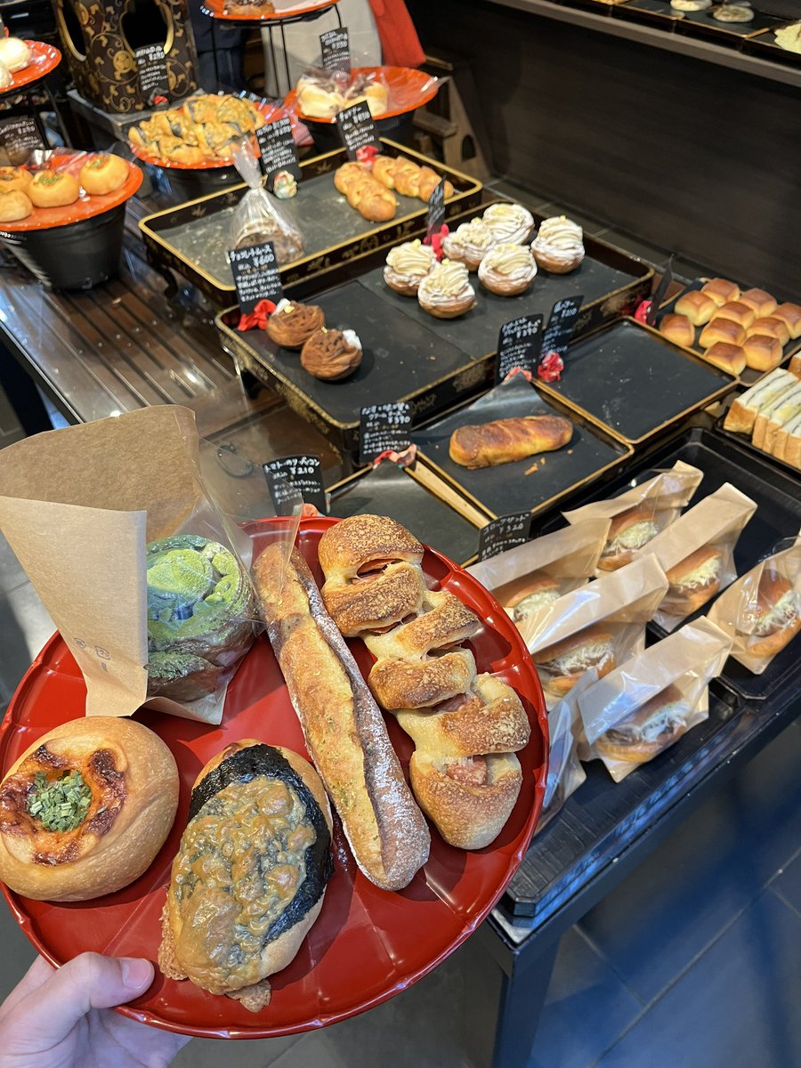 PENK0's tweet photo. 横浜中華街の隠れ名店@のり蔵

まじで幸せ空間すぎた🥐🥯🥖🍞🥪

来世はイースト菌に生まれ変わりたい https://t.co/0MoxzWXVOh
