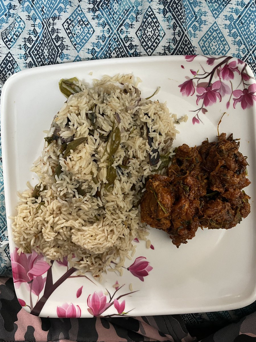 Bagara rice with chicken 🐓 Curry…

Chef 👨‍🍳 Thinking 💭 

#lunchisserved #Lunch