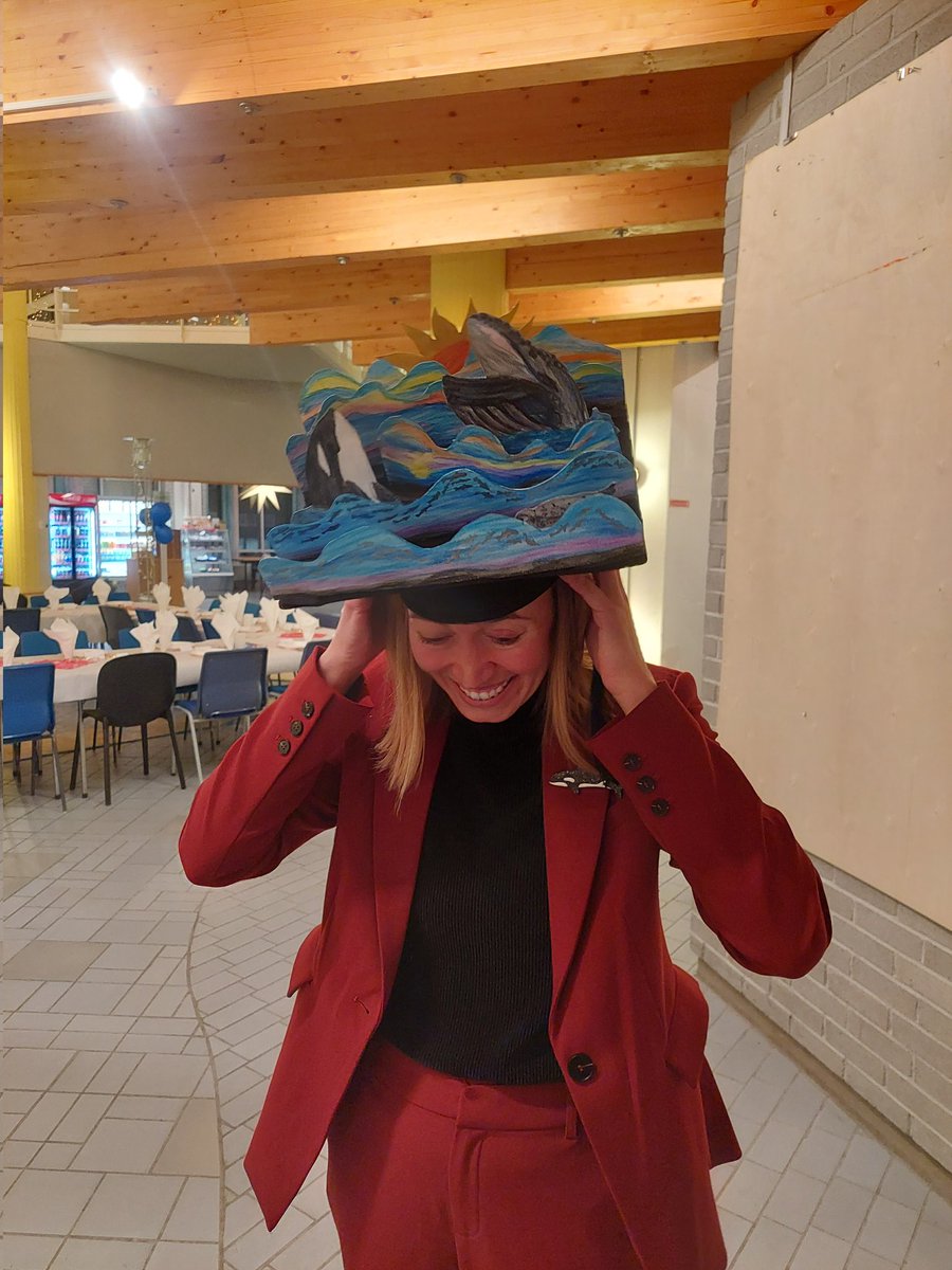 Congratulations to the newly minted whale doctor Dr <a href="/efvogel/">Emma Vogel</a>, who researched how humpback and killer whale movements reflect their prey distributions in Norway and Barents Sea! 🐋 🐳 🐟 🎊 👏