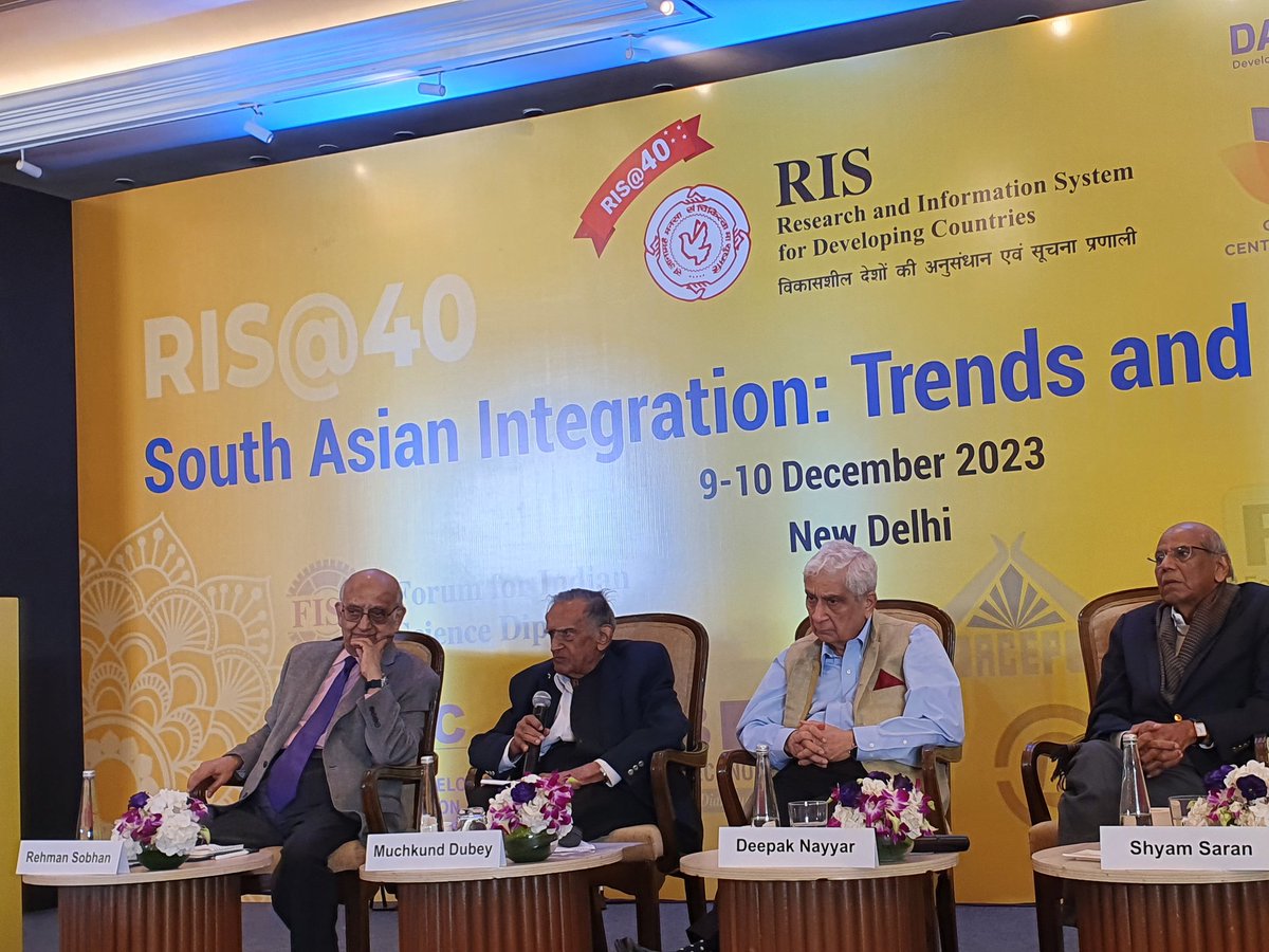 Anita Prakash (@anitaprakashind) on Twitter photo Four stalwarts speaking on the journey of South Asia, political, philiosophical, and economic. Closely associated with NAM and rise of SE Asia. Handing over the torch of South Asia Integration generously to <a href="/Sachin_Chat/">Sachin Chaturvedi</a> <a href="/nageshkum/">Nagesh Kumar, PhD</a> #RIS40 <a href="/RIS_NewDelhi/">RIS</a> Four stalwarts speaking on the journey of South Asia, political, philiosophical, and economic. Closely associated with NAM and rise of SE Asia. Handing over the torch of South Asia Integration generously to <a href="/Sachin_Chat/">Sachin Chaturvedi</a> <a href="/nageshkum/">Nagesh Kumar, PhD</a> #RIS40 <a href="/RIS_NewDelhi/">RIS</a>