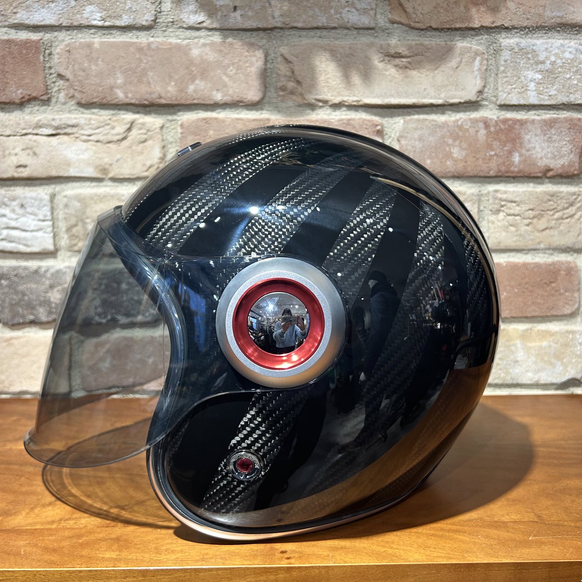 Motori_ginza's tweet photo. 銀座店に“GINZA”が入荷✔︎✔︎
Ruby Helmetは“Shibuya”や“Ebisu”など東京の地名をネーミングしてあるデザインがあり、ユニークです🇫🇷✨
是非店頭でご覧下さい!
#ruby #rubyhelmet #ヘルメット #motorimoda #motorimodaginza https://t.co/Fr8L4DQJug