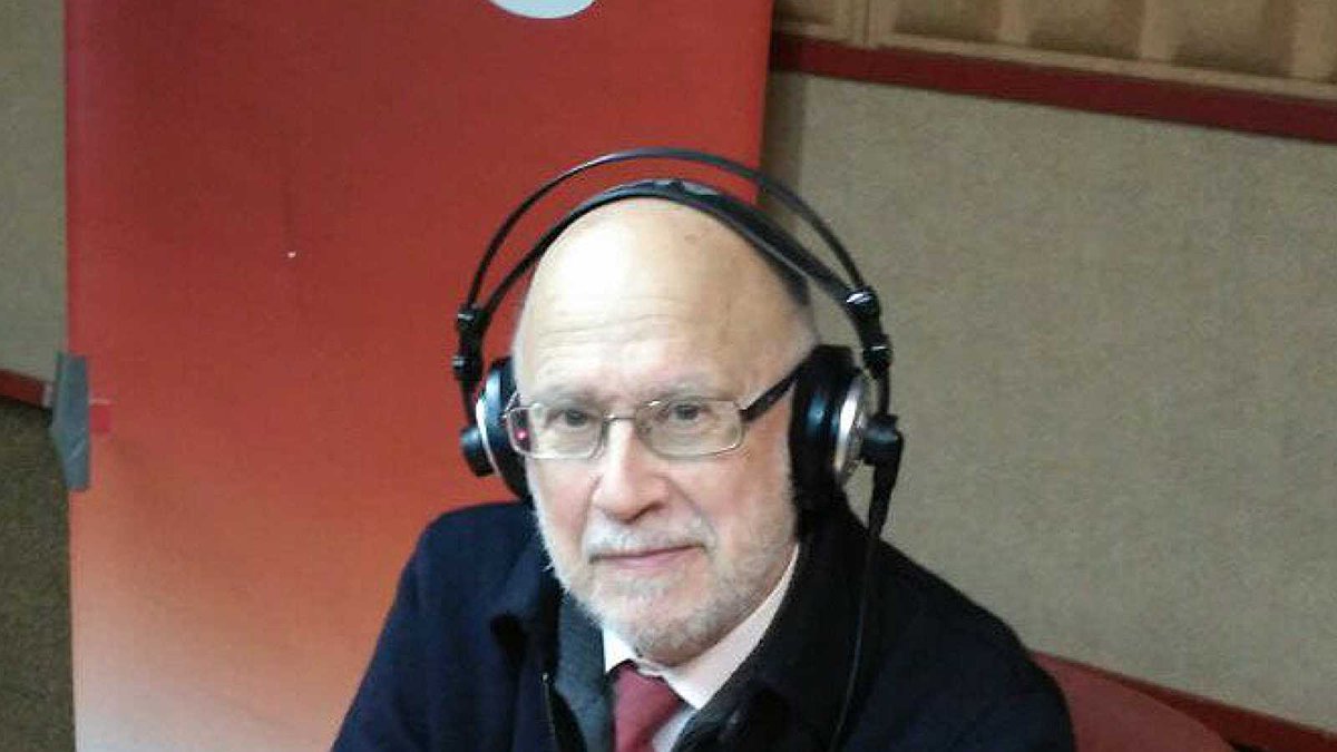 En las noticias de Ciencia, Manuel Toharia nos habla de la relación entre la hormona del amor y la regeneración del corazón. Esto que parecía algo propio de trovadores de otro tiempo, toma otro cariz después de que la Ciencia haya comprobado que esa relación tiene sentido.