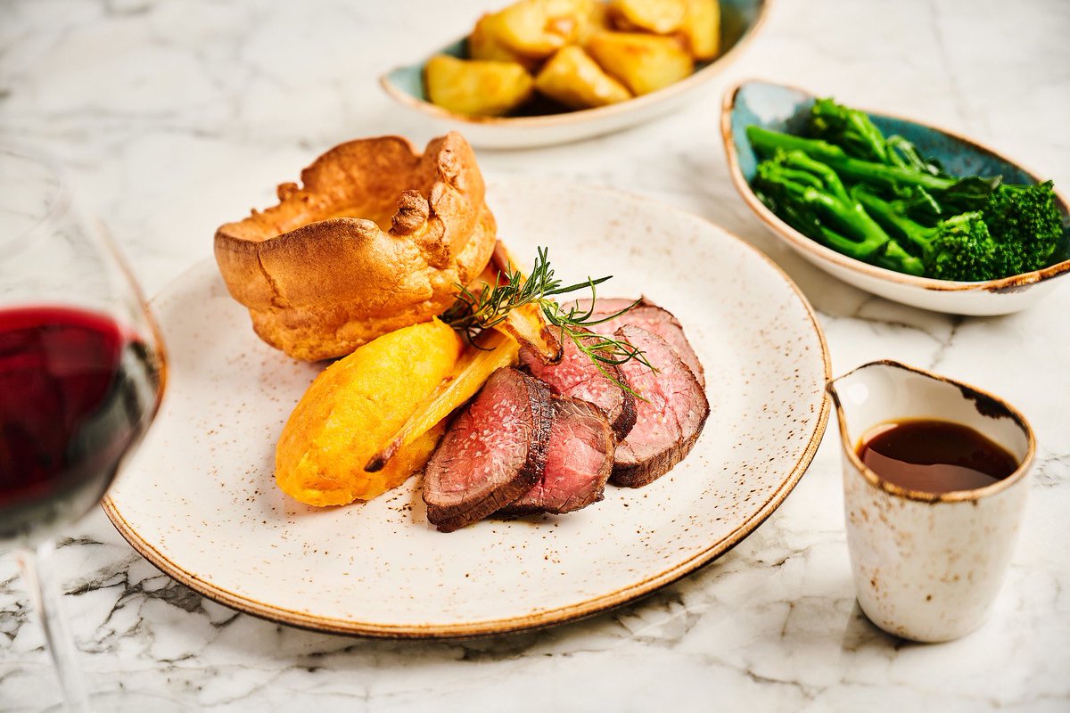 Squeeze everything out of your Sunday & take a well-deserved rest 💜 And of course get your roast on 🤤 #StayCurious #INNSiDEMCR