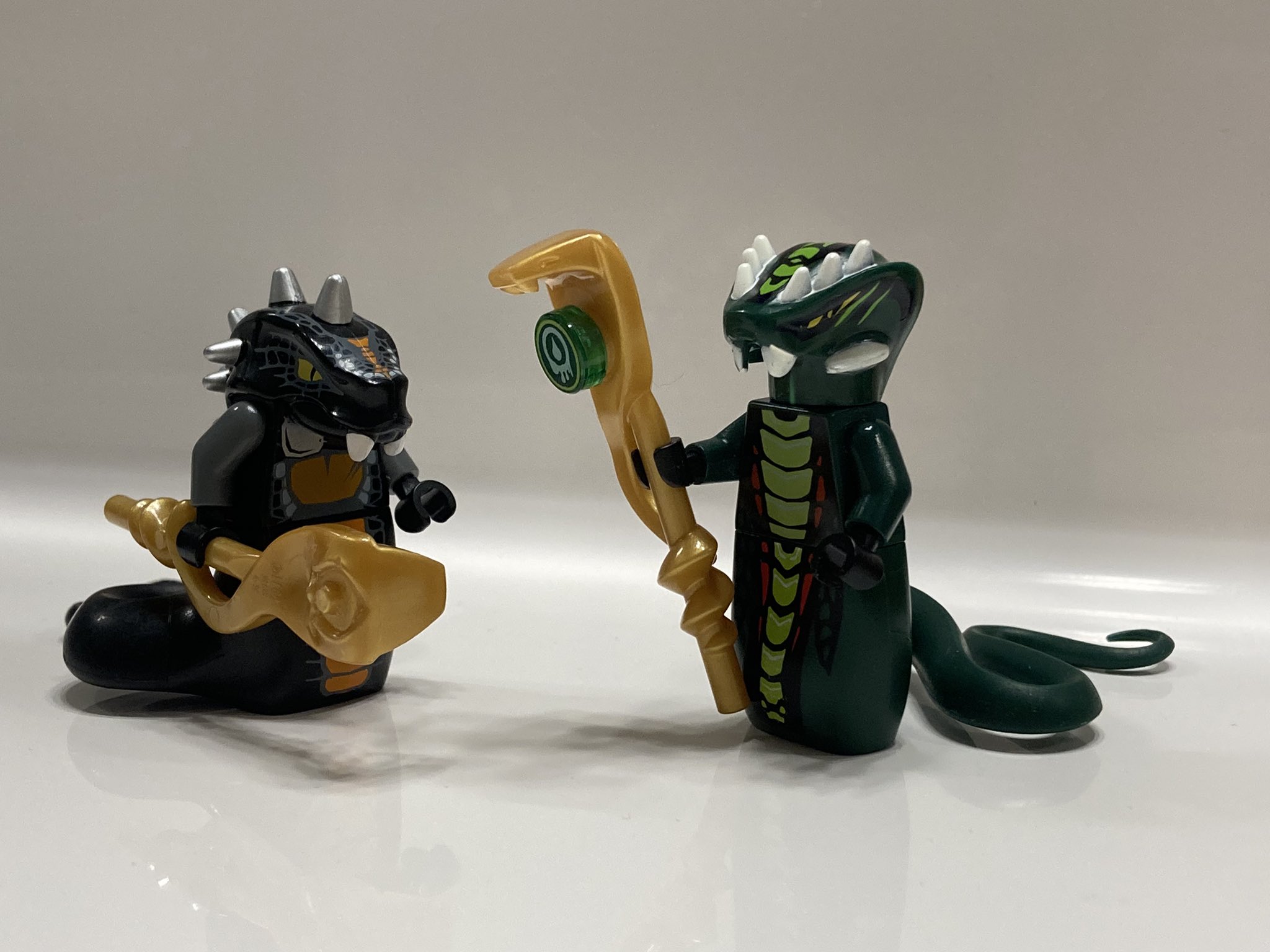 Ninjago acidicus online
